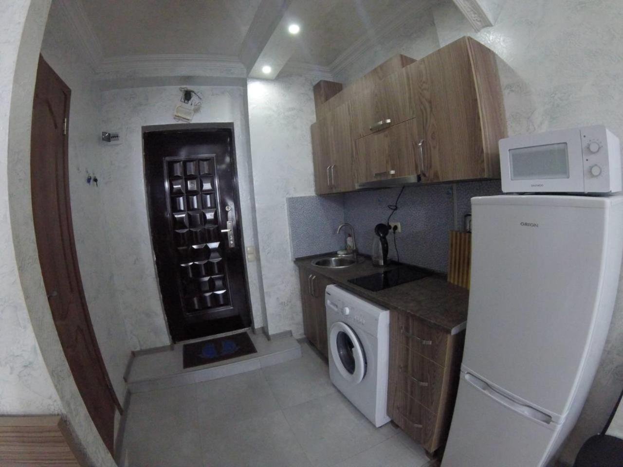 Apartment In Front Of Mcdonald'S Batumi Exterior foto