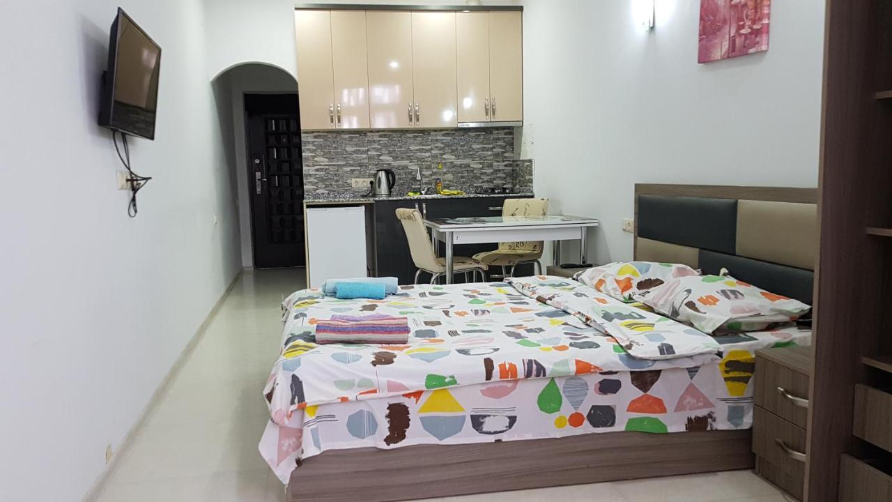 Apartment In Front Of Mcdonald'S Batumi Exterior foto